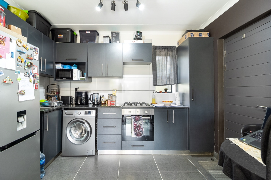 1 Bedroom Property for Sale in Jakarandas Western Cape